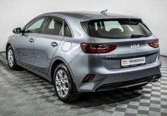 Подержанный автомобиль Kia Ceed Hatchback 2022 года (7 фото)