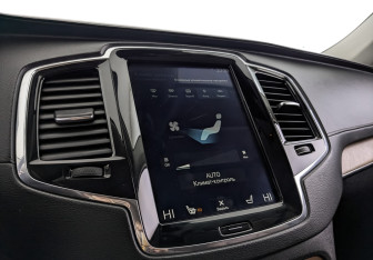 Подержанный автомобиль Volvo XC90 2019 года (25 фото)