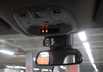 Подержанный автомобиль Peugeot Traveller 2020 года (21 фото)