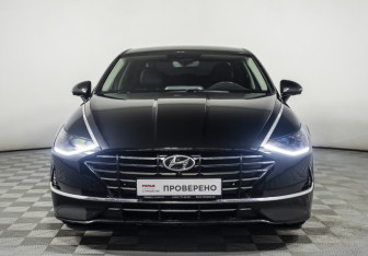Подержанный автомобиль Hyundai Sonata 2020 года (2 фото)