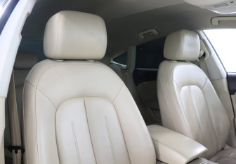 Подержанный автомобиль Audi A7 2011 года (16 фото)
