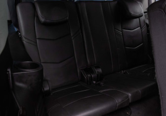 Подержанный автомобиль Cadillac Escalade Suv 2016 года (10 фото)