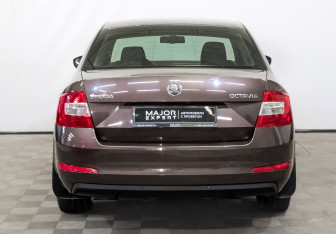 Подержанный автомобиль Skoda Octavia Liftback 2014 года (6 фото)