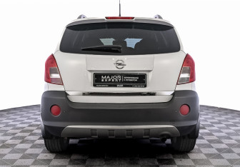 Подержанный автомобиль Opel Antara 2014 года (6 фото)
