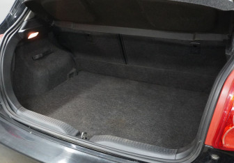 Подержанный автомобиль Toyota Auris Hatchback 2007 года (9 фото)