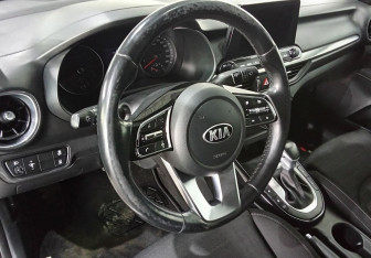 Подержанный автомобиль Kia Cerato Sedan 2021 года (12 фото)