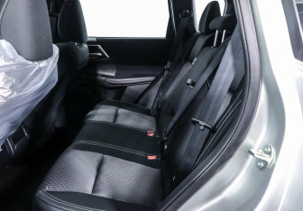 Подержанный автомобиль Mitsubishi Outlander 2022 года (15 фото)