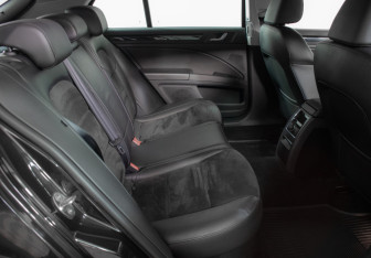 Подержанный автомобиль Skoda Superb Liftback 2014 года (10 фото)