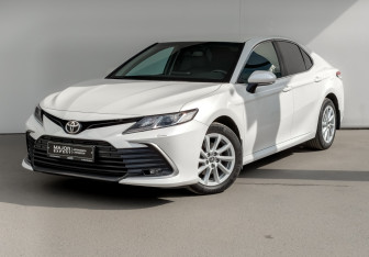 Подержанный автомобиль Toyota Camry Sedan 2021 года (1 фото)