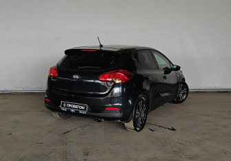 Подержанный автомобиль Kia Ceed Hatchback 2012 года (4 фото)