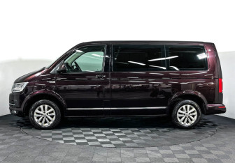 Подержанный автомобиль Volkswagen Caravelle 2017 года (8 фото)