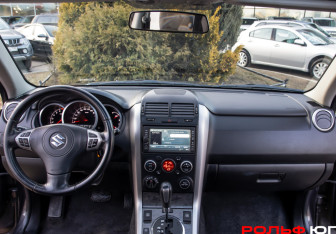 Подержанный автомобиль Suzuki Grand Vitara 2008 года (10 фото)