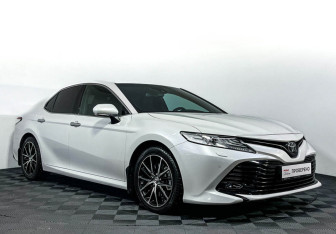 Подержанный автомобиль Toyota Camry Sedan 2020 года (3 фото)