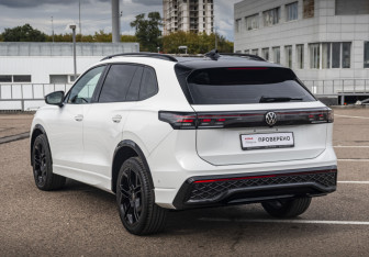 Подержанный автомобиль Volkswagen Tiguan 2025 года (7 фото)