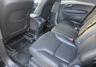 Подержанный автомобиль Volvo XC90 2021 года (10 фото)