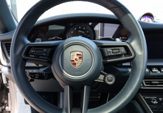 Подержанный автомобиль Porsche 911 Coupe 2021 года (17 фото)