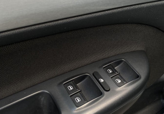 Подержанный автомобиль Skoda Octavia Wagon 2012 года (11 фото)