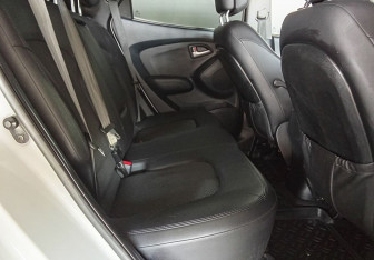 Подержанный автомобиль Hyundai ix35 2012 года (10 фото)