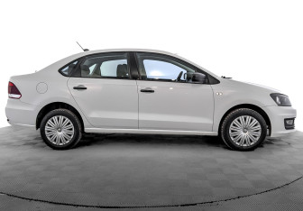 Подержанный автомобиль Volkswagen Polo Sedan 2019 года (4 фото)