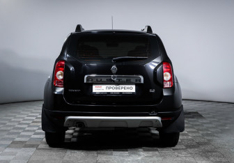 Подержанный автомобиль Renault Duster 2013 года (6 фото)