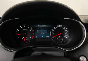 Подержанный автомобиль Kia Stinger 2021 года (11 фото)