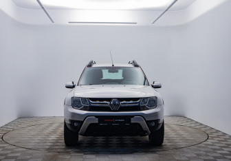 Подержанный автомобиль Renault Duster 2018 года (2 фото)