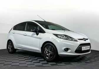 Подержанный автомобиль Ford Fiesta Hatchback 2011 года (3 фото)