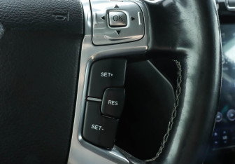 Подержанный автомобиль Ford Mondeo Sedan 2014 года (11 фото)