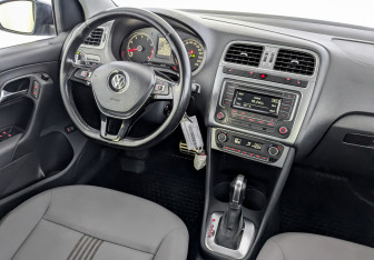 Подержанный автомобиль Volkswagen Polo Sedan 2016 года (28 фото)