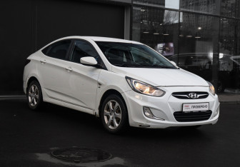 Подержанный автомобиль Hyundai Solaris Sedan 2013 года (3 фото)