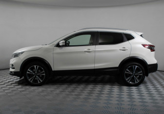 Подержанный автомобиль Nissan Qashqai 2019 года (8 фото)