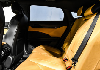 Подержанный автомобиль Changan UNI-V 2022 года (12 фото)