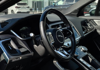 Подержанный автомобиль Jaguar I-Pace 2018 года (13 фото)