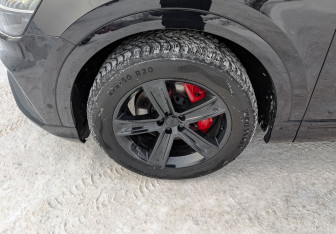 Подержанный автомобиль Audi Q8 2020 года (18 фото)