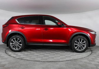 Подержанный автомобиль Mazda CX-5 2022 года (4 фото)