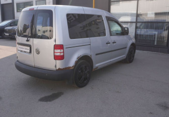 Подержанный автомобиль Volkswagen Caddy Compactvan 2011 года (5 фото)