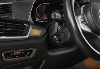Подержанный автомобиль BMW X5 2023 года (10 фото)