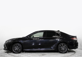 Подержанный автомобиль Toyota Camry Sedan 2023 года (8 фото)