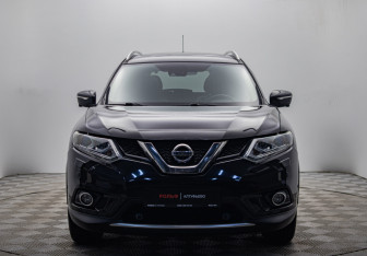 Подержанный автомобиль Nissan X-Trail 2016 года (8 фото)