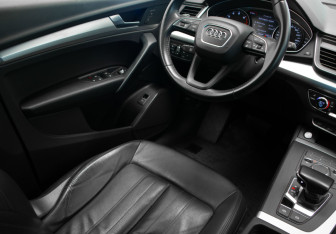 Подержанный автомобиль Audi Q5 2020 года (20 фото)