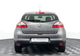 Подержанный автомобиль Renault Megane Hatchback 2012 года (6 фото)