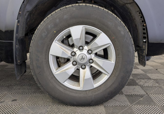 Подержанный автомобиль Toyota Land Cruiser Prado 2019 года (12 фото)