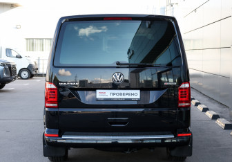 Подержанный автомобиль Volkswagen Multivan 2019 года (6 фото)