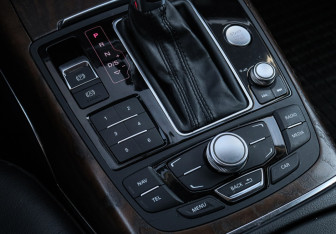 Подержанный автомобиль Audi A6 Sedan 2014 года (20 фото)