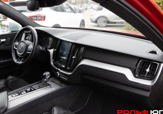 Подержанный автомобиль Volvo XC60 2018 года (7 фото)