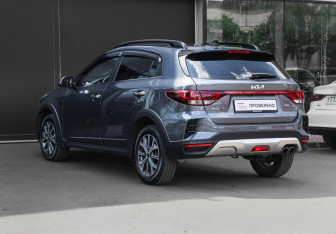 Подержанный автомобиль Kia Rio Hatchback 2021 года (6 фото)