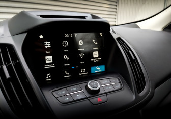 Подержанный автомобиль Ford Kuga 2018 года (15 фото)