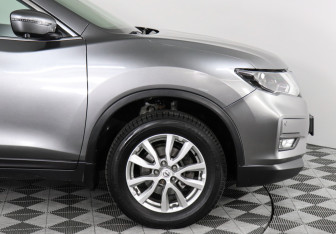 Подержанный автомобиль Nissan X-Trail 2018 года (13 фото)