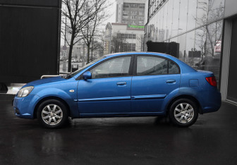 Подержанный автомобиль Kia Rio Sedan 2010 года (8 фото)