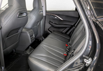 Подержанный автомобиль Omoda C5 2023 года (12 фото)